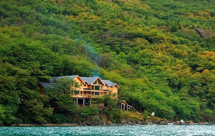 Aguas Arriba Lodge  background