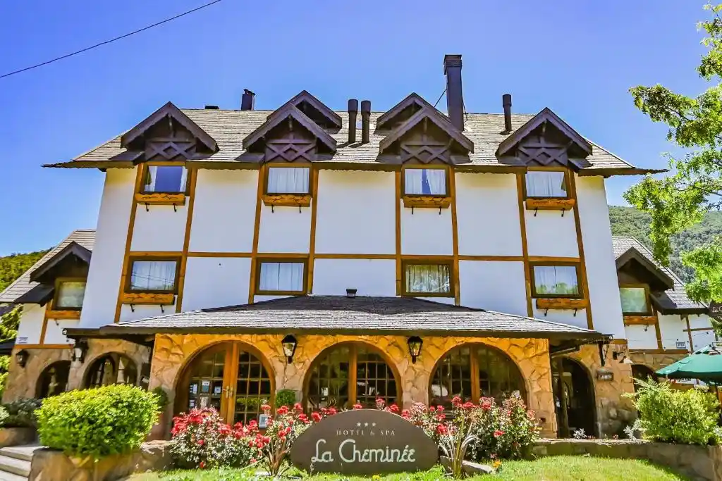 La Cheminée Hotel & Spa background