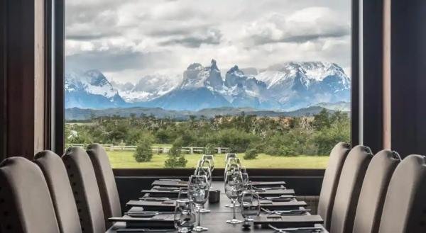 Río Serrano Torres del Paine Hotel