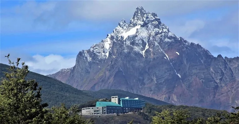 Arakur Hotel background