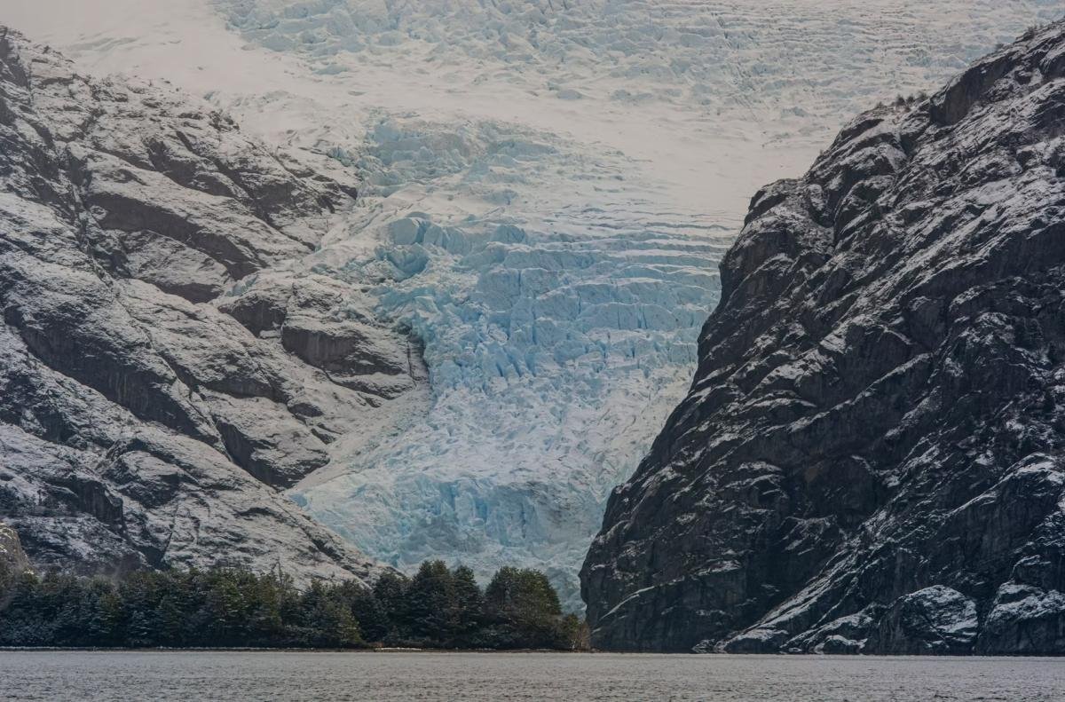 Avenue of the Glaciers Punta Arenas - Image 3