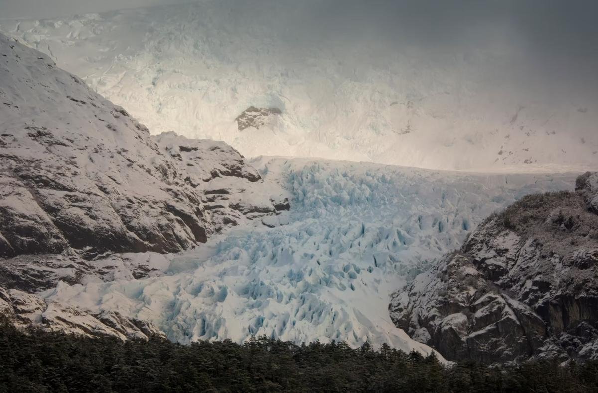 Avenue of the Glaciers Punta Arenas - Image 4