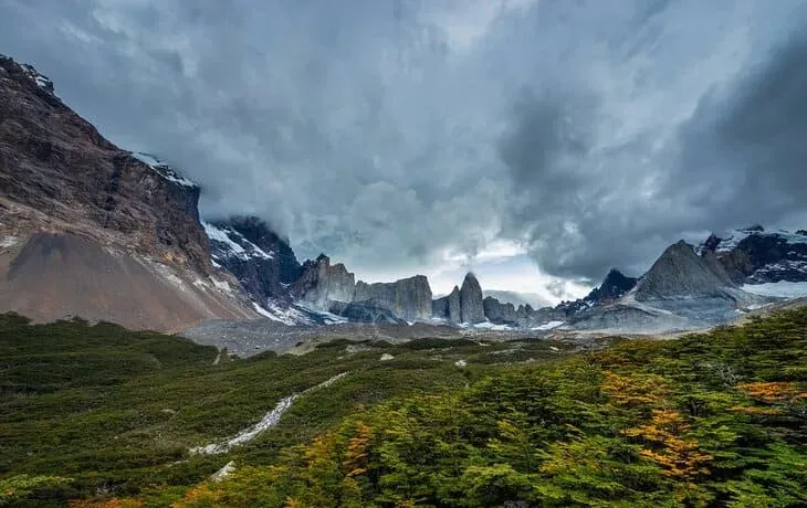 torres-del-paine-french-valley-trek.j