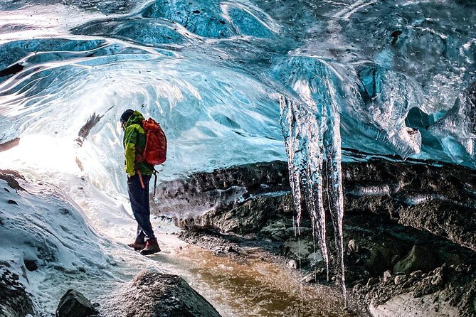 Vinciguerra-Glacier-ice-caves 