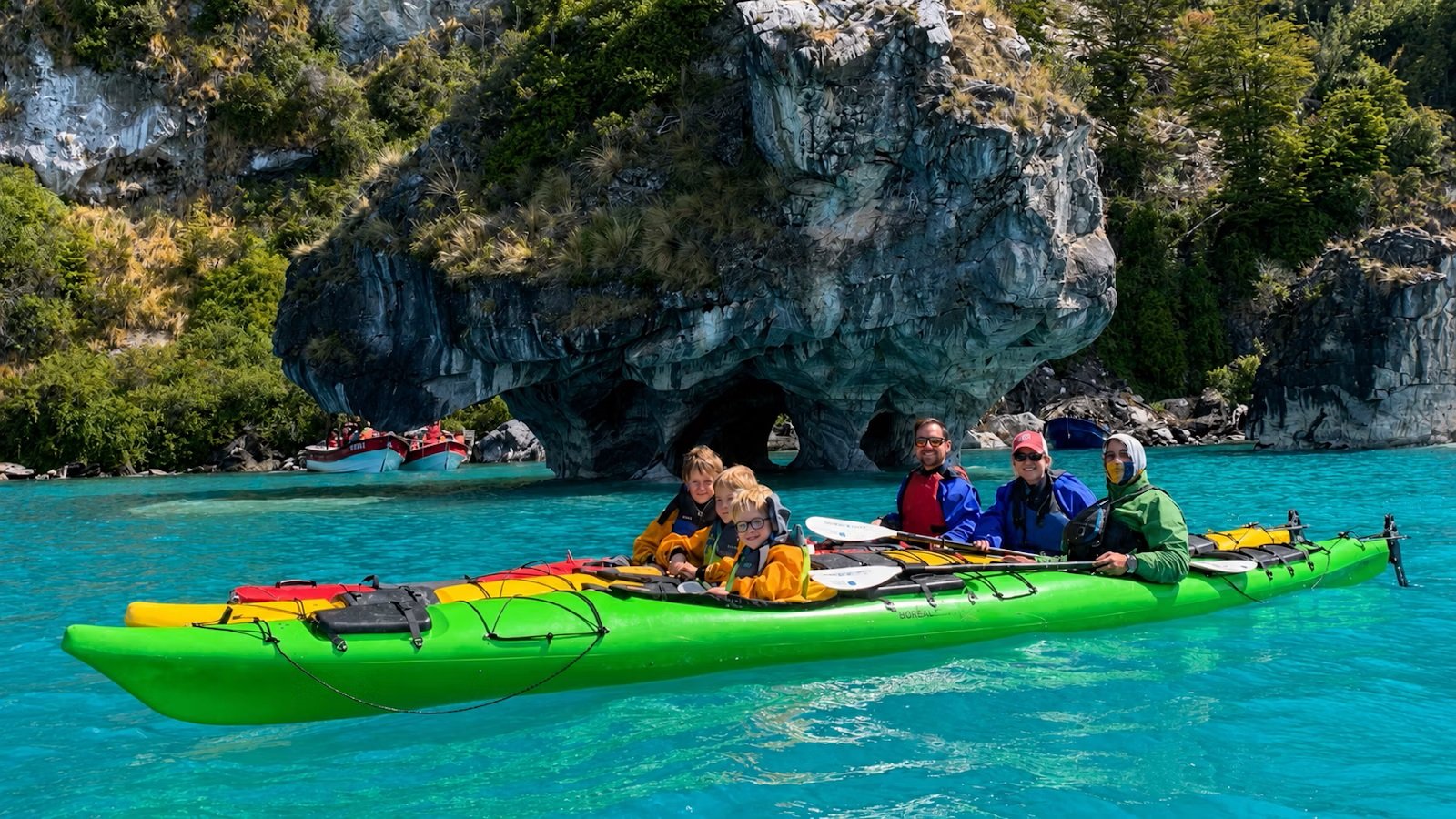 kayak-familia-capillas-de-marmol-marble-chapels