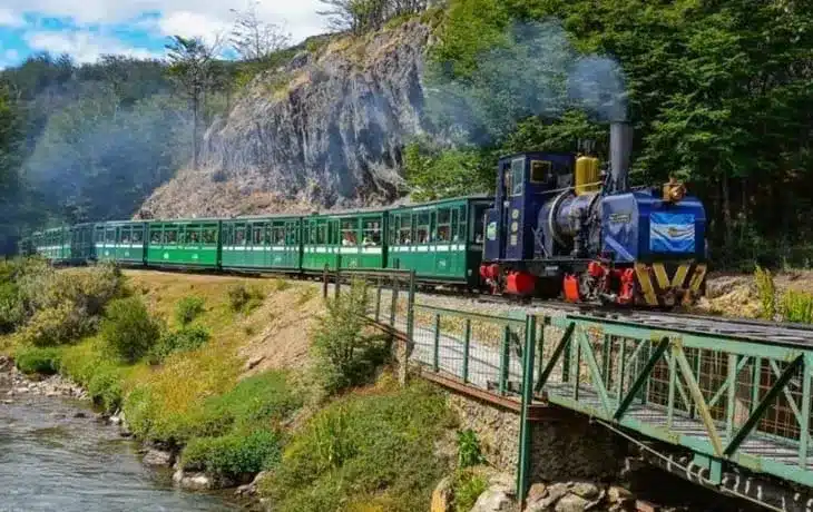 tierra-del-fuego-national-park-tren-del-fin-del-mundo